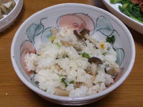 しめじと菜の花の混ぜご飯